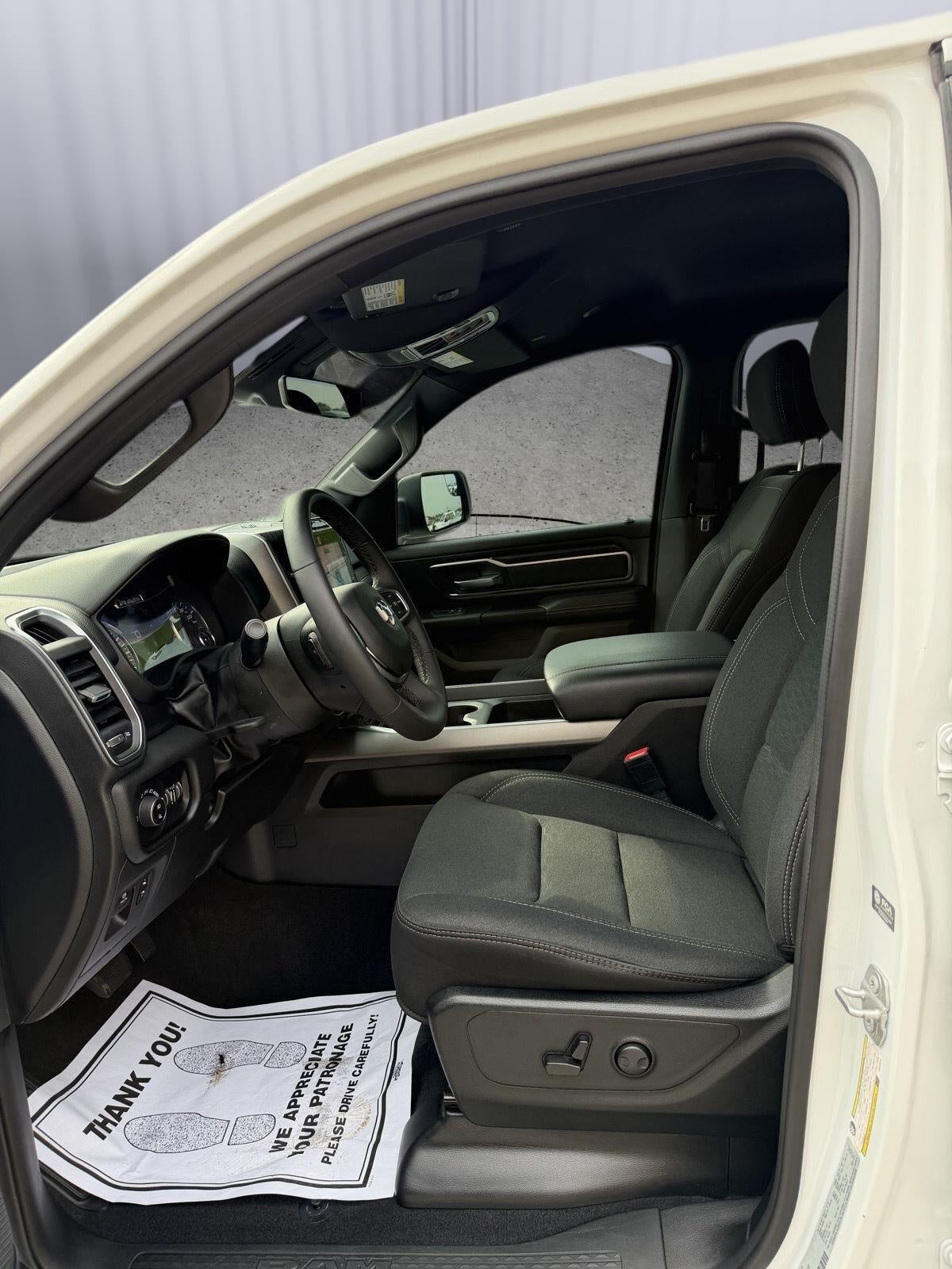 2025 RAM 1500 Big Horn Crew Cab 4x4 5'7' Box