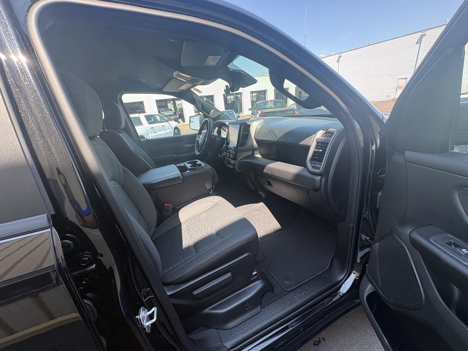 2026 RAM 1500 RAM 1500 TRADESMAN CREW CAB 4X4 5'7' BOX