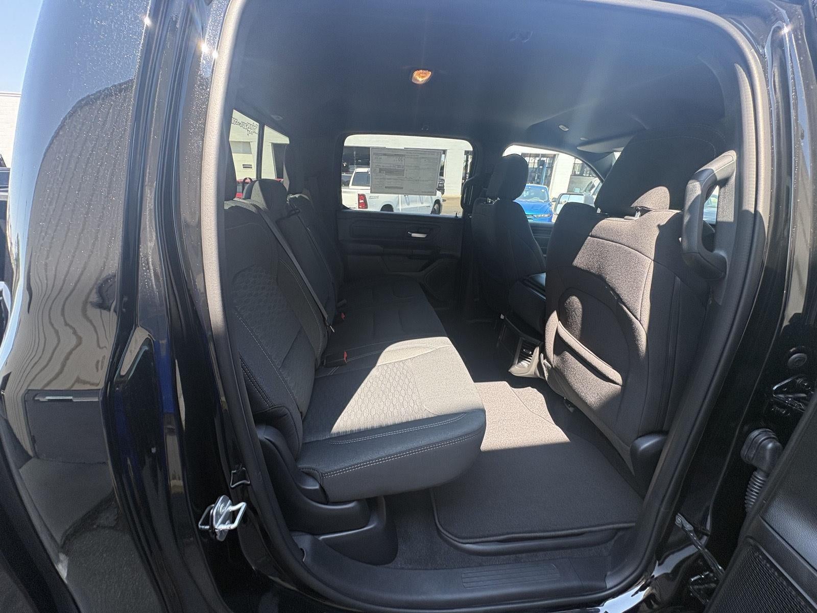 2026 RAM 1500 RAM 1500 TRADESMAN CREW CAB 4X4 5'7' BOX