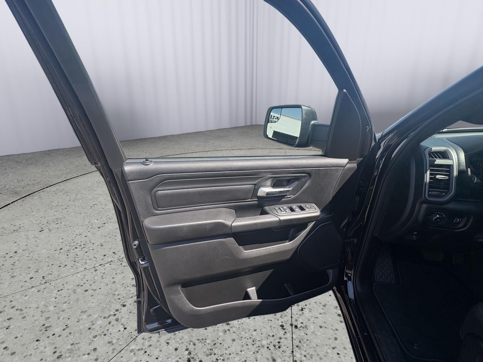2026 RAM 1500 RAM 1500 TRADESMAN CREW CAB 4X4 5'7' BOX