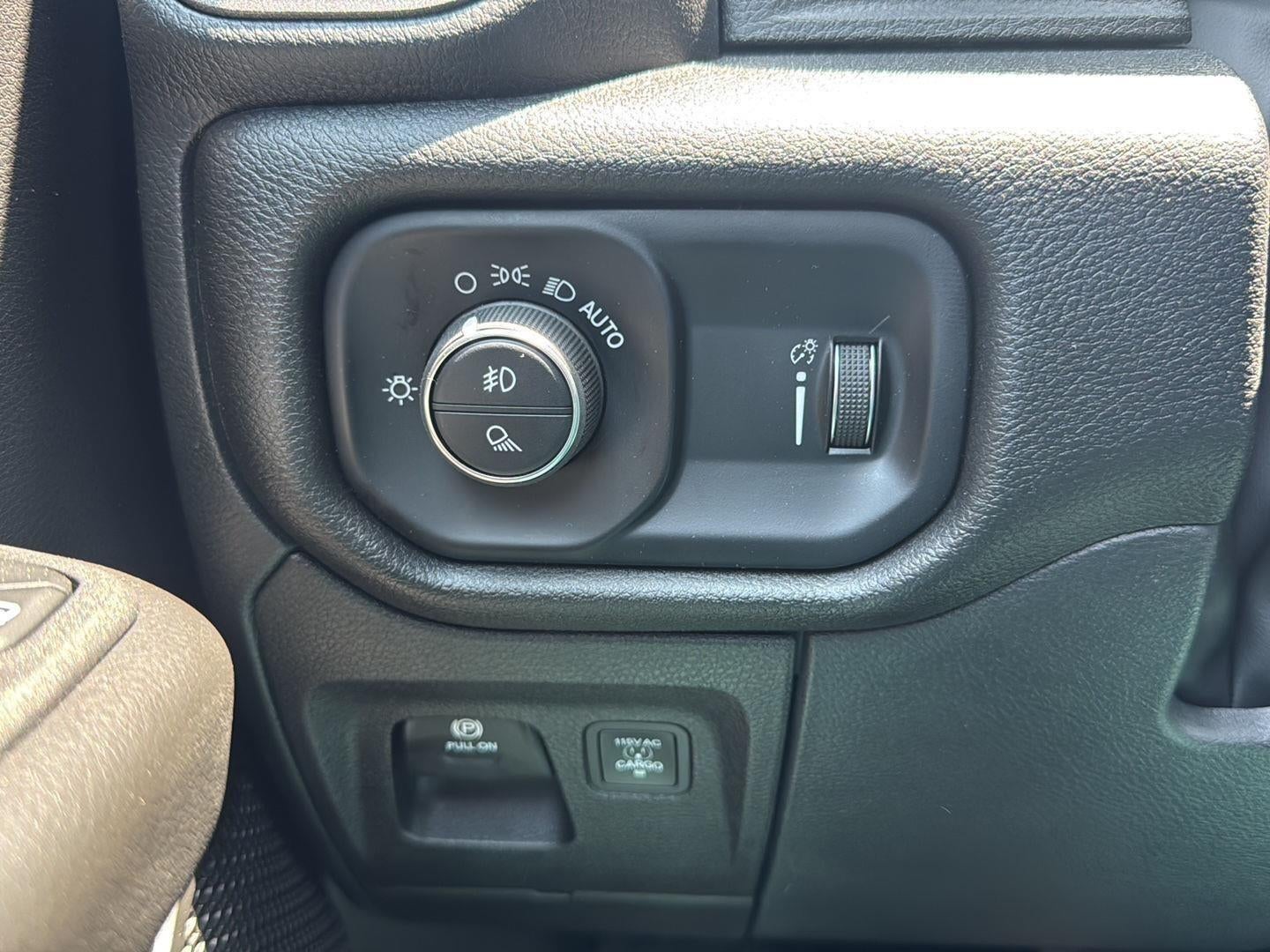 2025 RAM Ram 1500 RAM 1500 WARLOCK CREW CAB 4X4 5'7' BOX