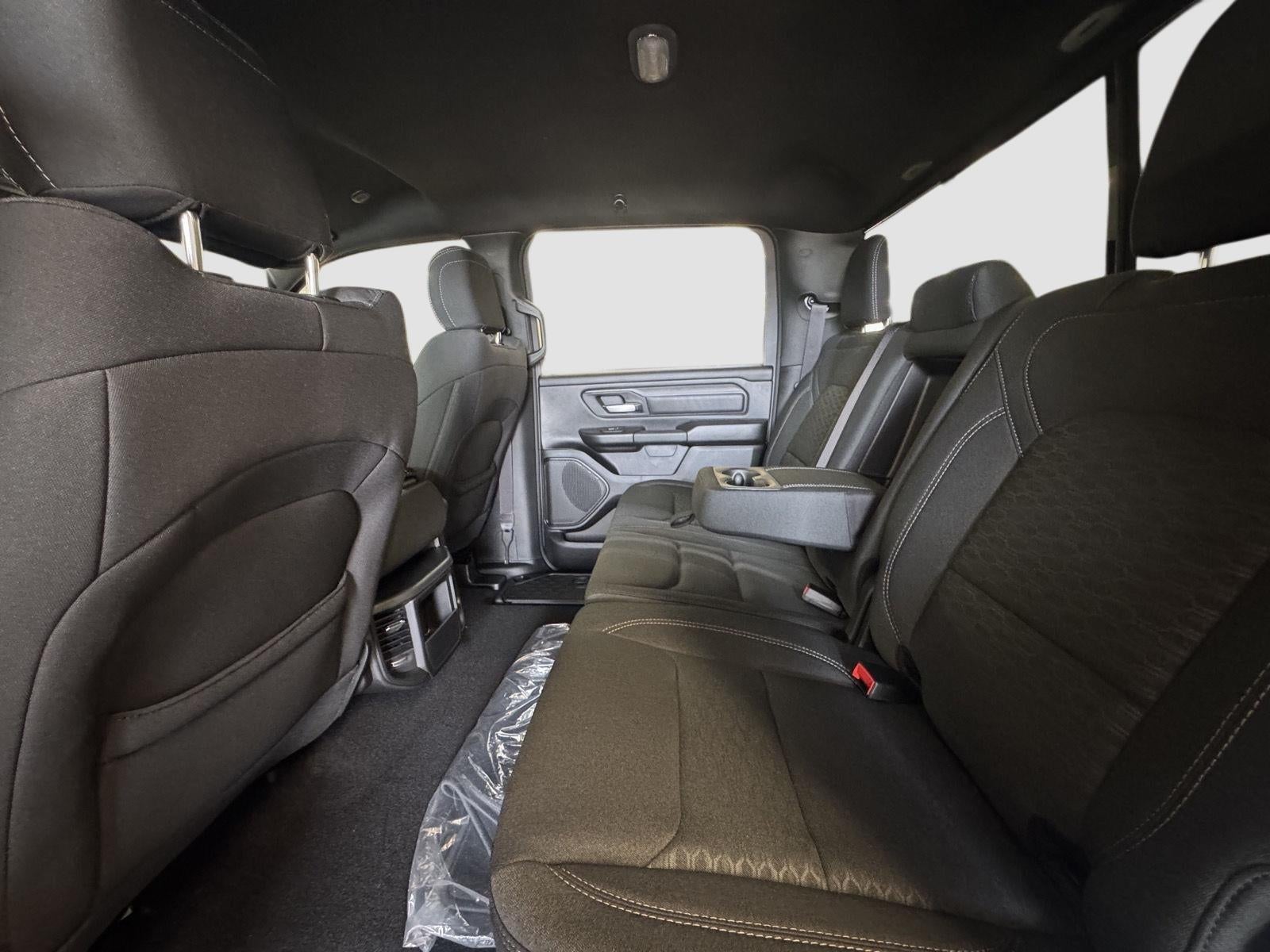 2026 RAM Ram 1500 RAM 1500 EXPRESS CREW CAB 4X4 6'4' BOX