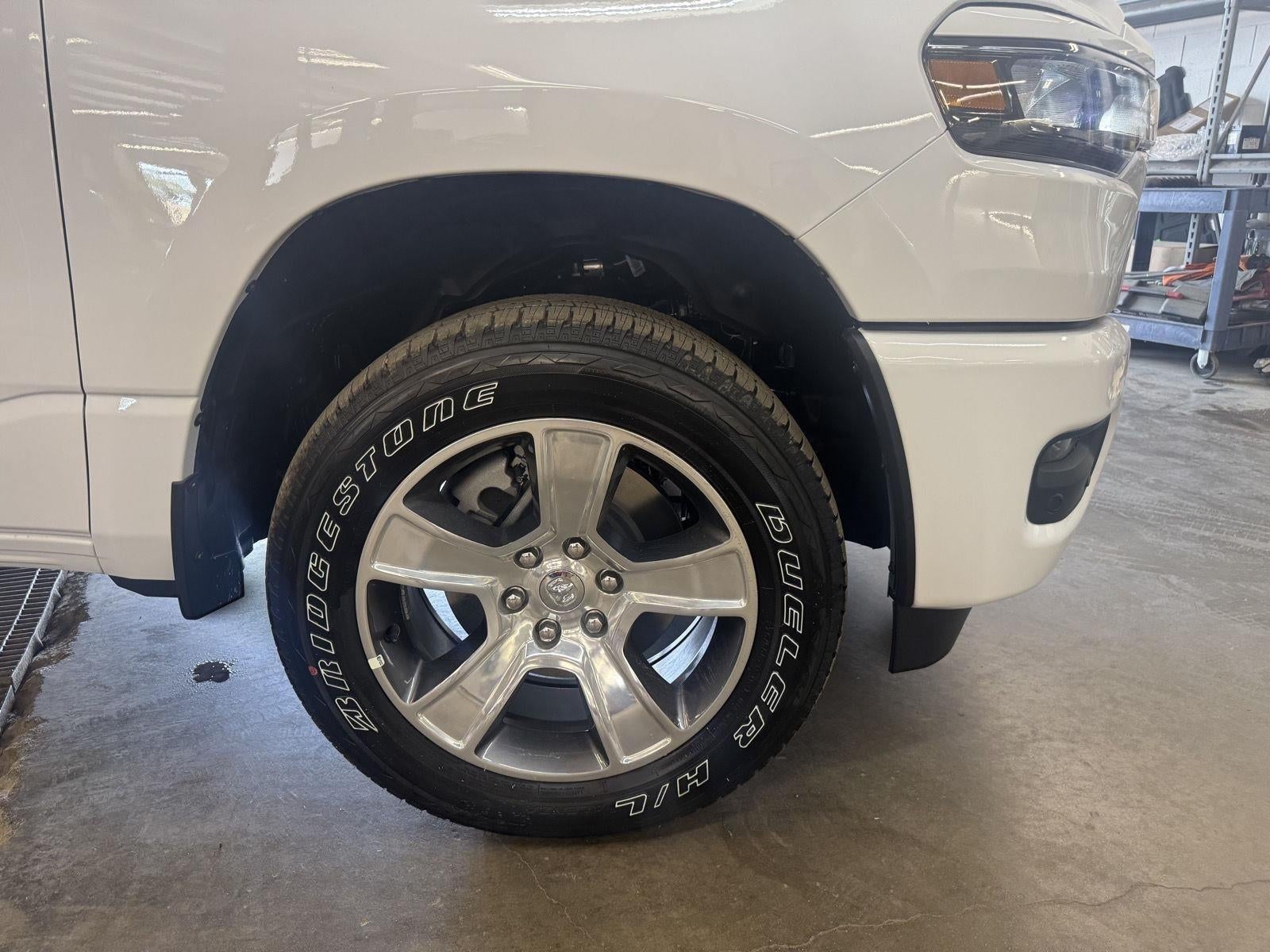 2026 RAM Ram 1500 RAM 1500 EXPRESS CREW CAB 4X4 6'4' BOX