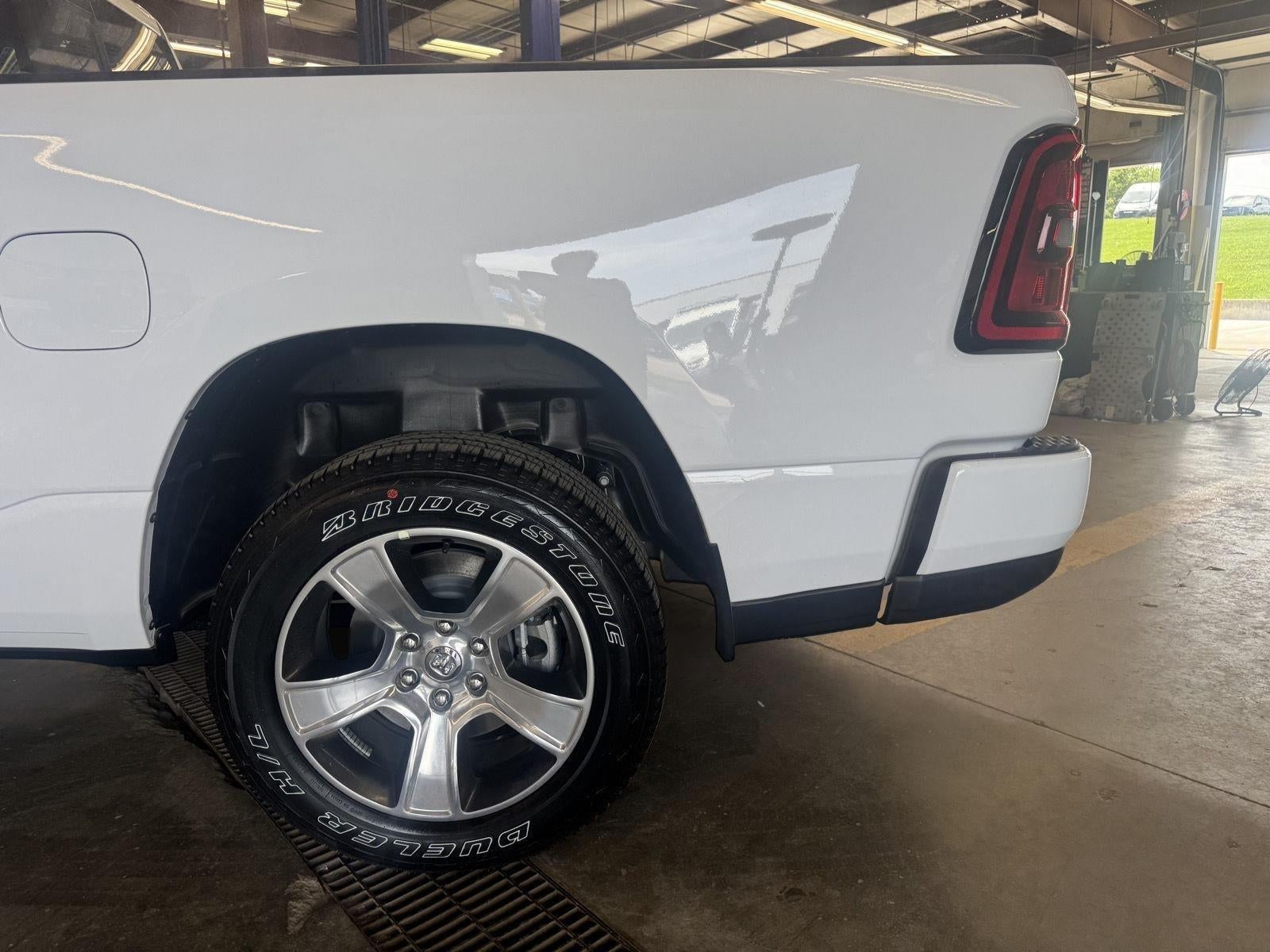 2026 RAM Ram 1500 RAM 1500 EXPRESS CREW CAB 4X4 6'4' BOX