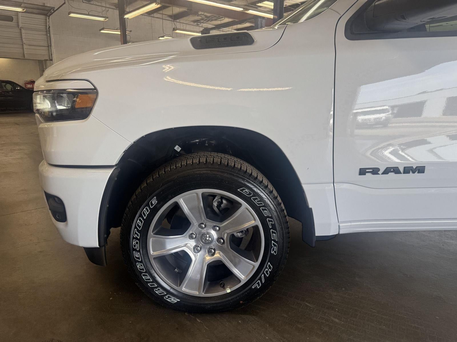 2026 RAM Ram 1500 RAM 1500 EXPRESS CREW CAB 4X4 6'4' BOX