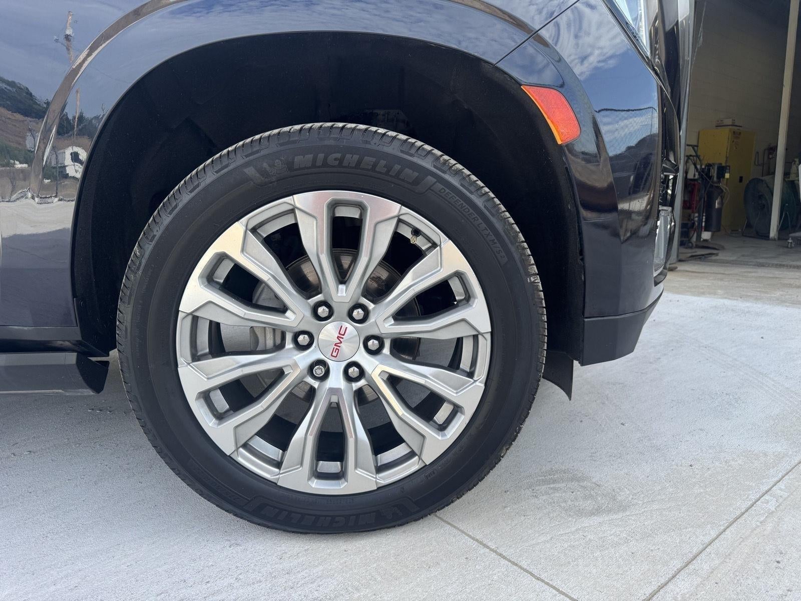 2022 GMC Yukon 4WD Denali