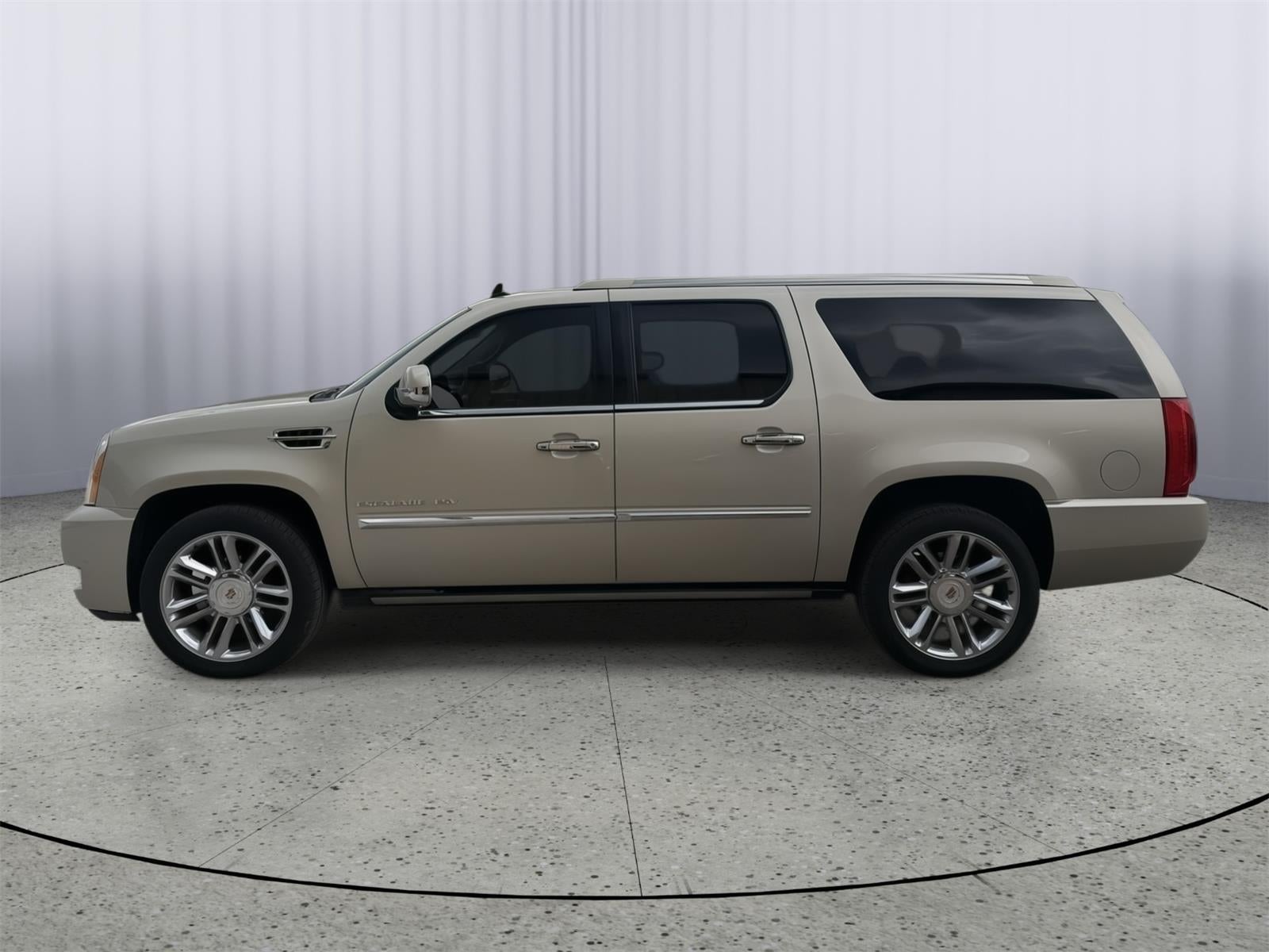 Used 2013 Cadillac Escalade ESV Platinum Edition with VIN 1GYS4KEF4DR332153 for sale in Kansas City