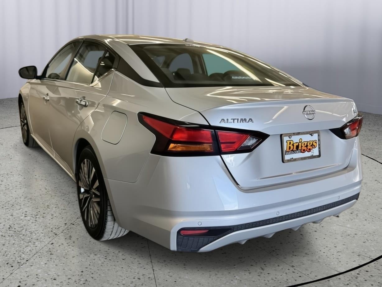 Used 2024 Nissan Altima SV with VIN 1N4BL4DV2RN351978 for sale in Kansas City