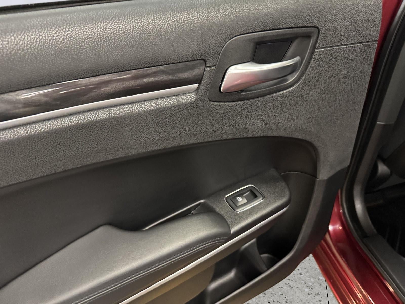 2019 Chrysler 300 Touring