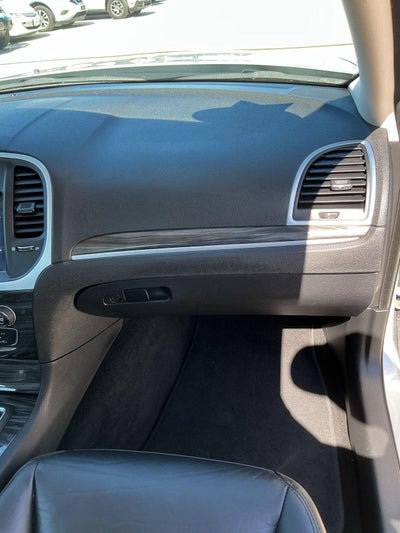 2022 Chrysler 300 Touring L
