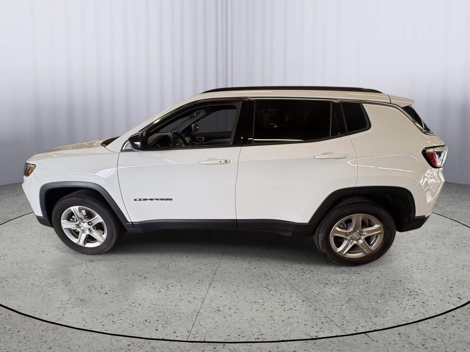 Used 2024 Jeep Compass Latitude with VIN 3C4NJDBN6RT604283 for sale in Kansas City