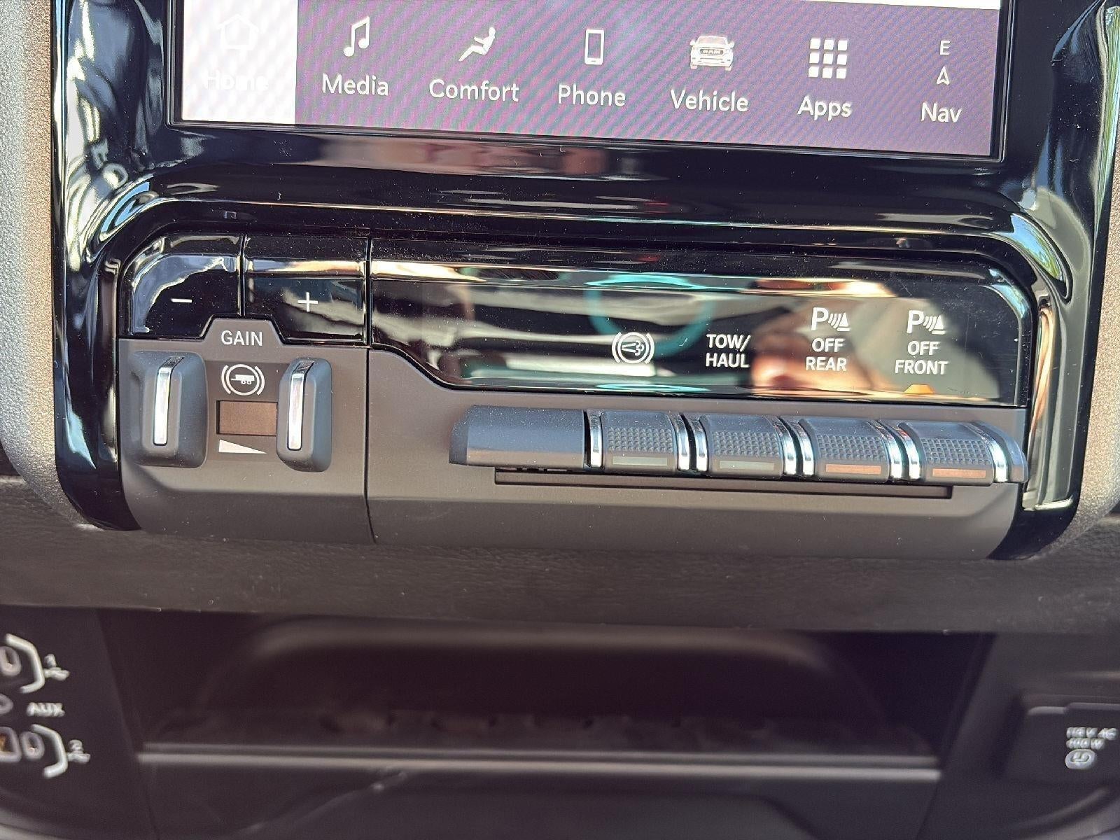 2025 RAM Ram 3500 RAM 3500 TRADESMAN CREW CAB 4X4 6'4' BOX