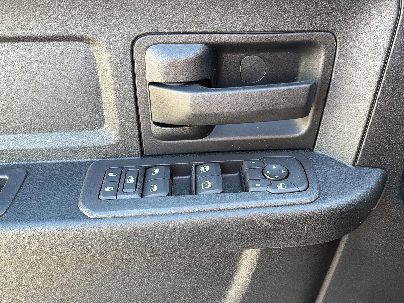 2025 RAM Ram 3500 RAM 3500 TRADESMAN CREW CAB 4X4 6'4' BOX