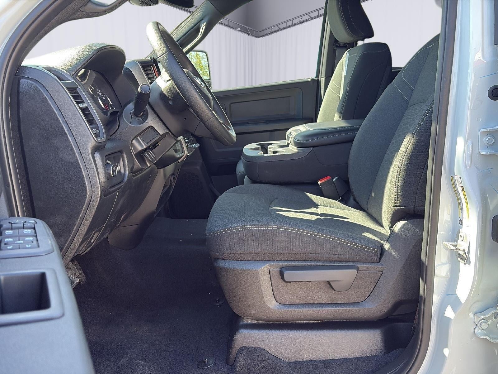 2025 RAM Ram 3500 RAM 3500 TRADESMAN CREW CAB 4X4 6'4' BOX