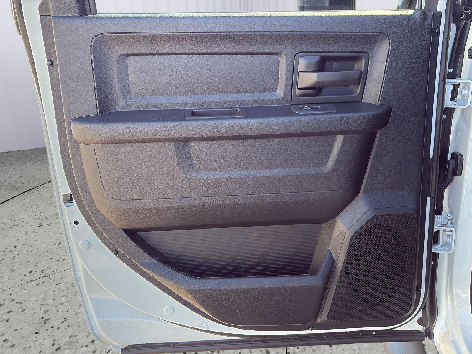 2025 RAM Ram 3500 RAM 3500 TRADESMAN CREW CAB 4X4 6'4' BOX