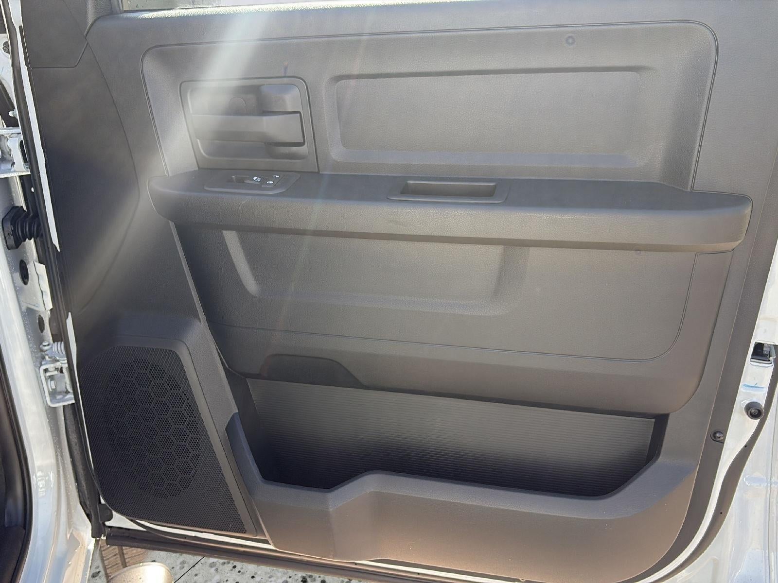 2025 RAM Ram 3500 RAM 3500 TRADESMAN CREW CAB 4X4 6'4' BOX