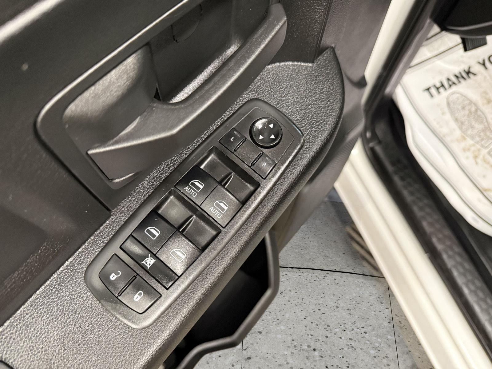 2021 RAM 3500 Tradesman Crew Cab 4x4 8' Box