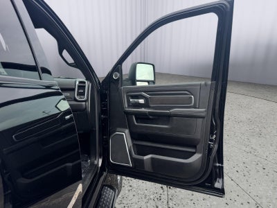 2023 RAM Ram 3500 Laramie Mega Cab 4x4 6'4' Box