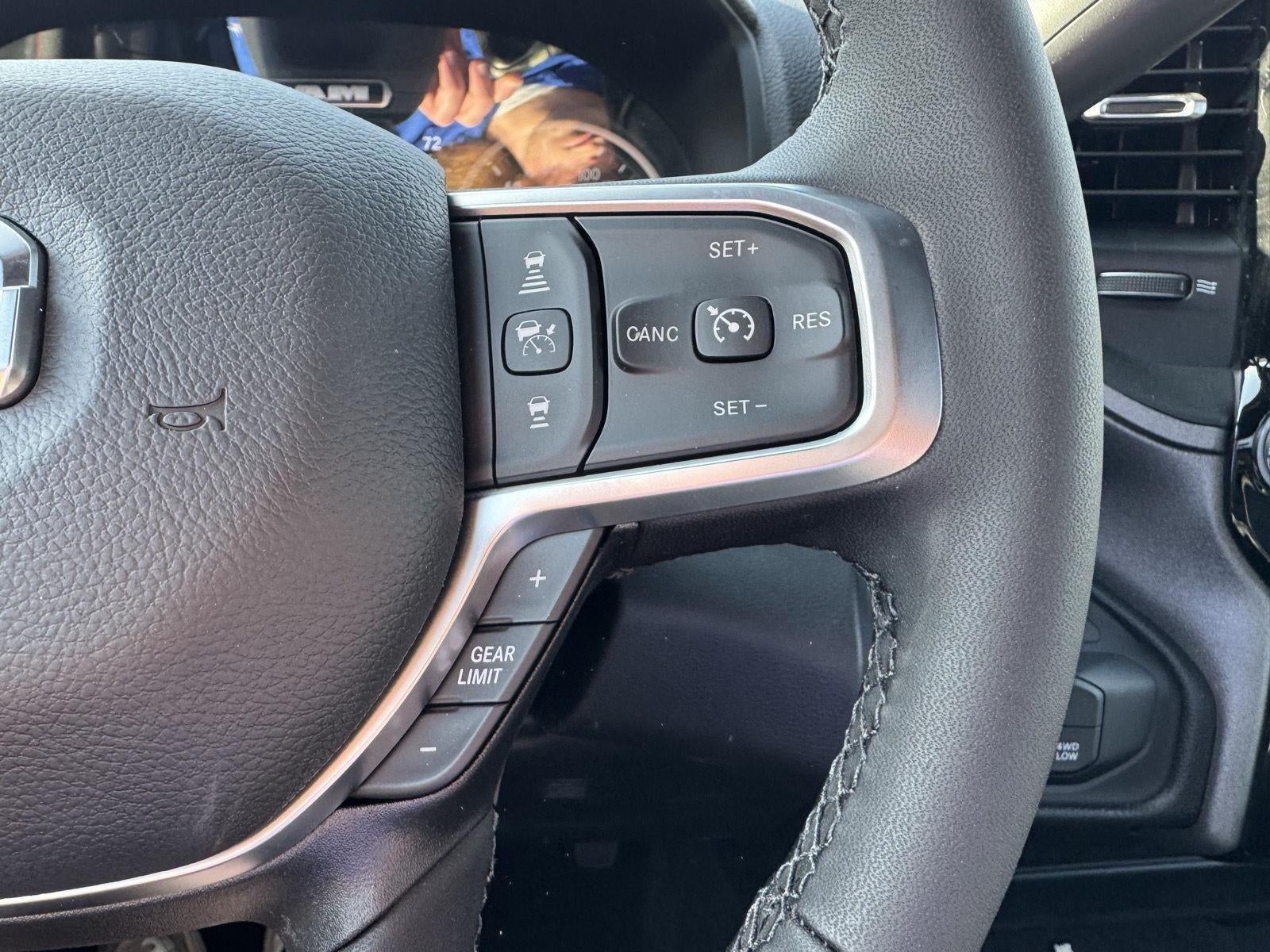 2026 RAM Ram 2500 RAM 2500 BLACK EXPRESS CREW CAB 4X4 6'4' BOX