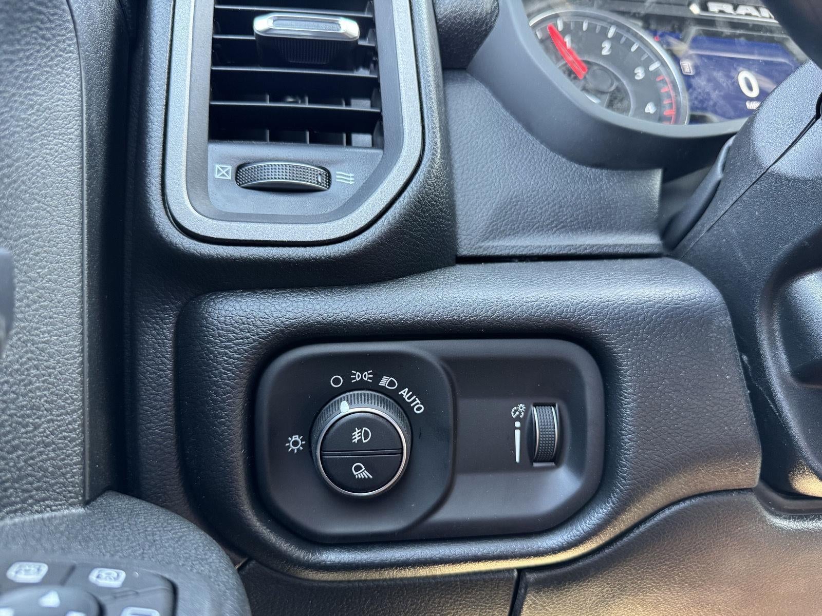 2026 RAM Ram 2500 RAM 2500 BLACK EXPRESS CREW CAB 4X4 6'4' BOX