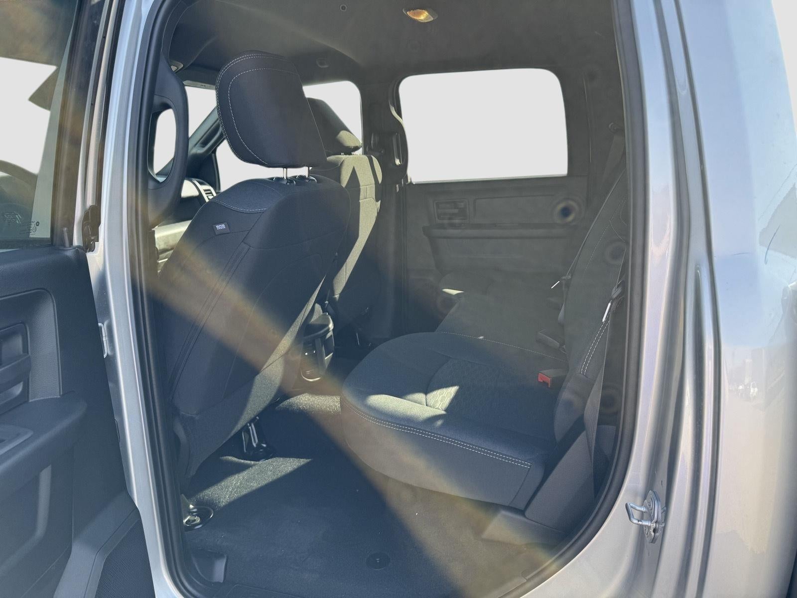 2026 RAM Ram 2500 RAM 2500 BLACK EXPRESS CREW CAB 4X4 6'4' BOX