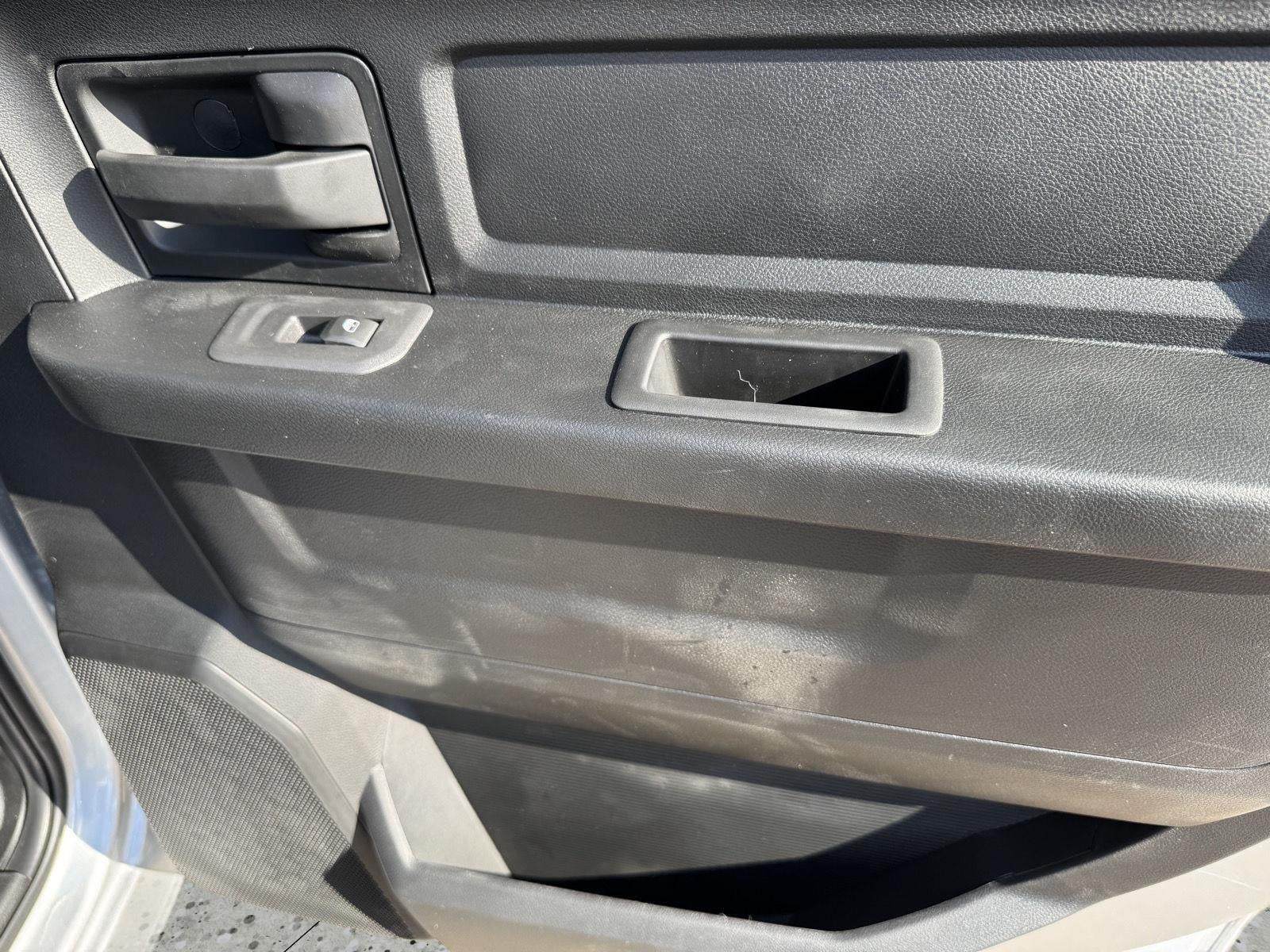 2026 RAM Ram 2500 RAM 2500 BLACK EXPRESS CREW CAB 4X4 6'4' BOX