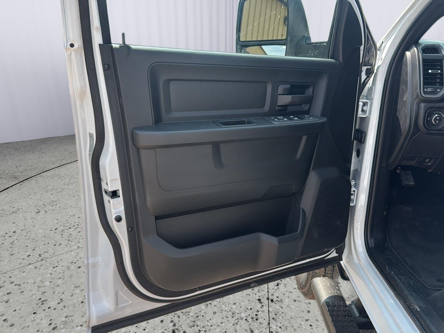 2025 RAM Ram 2500 RAM 2500 TRADESMAN CREW CAB 4X4 6'4' BOX