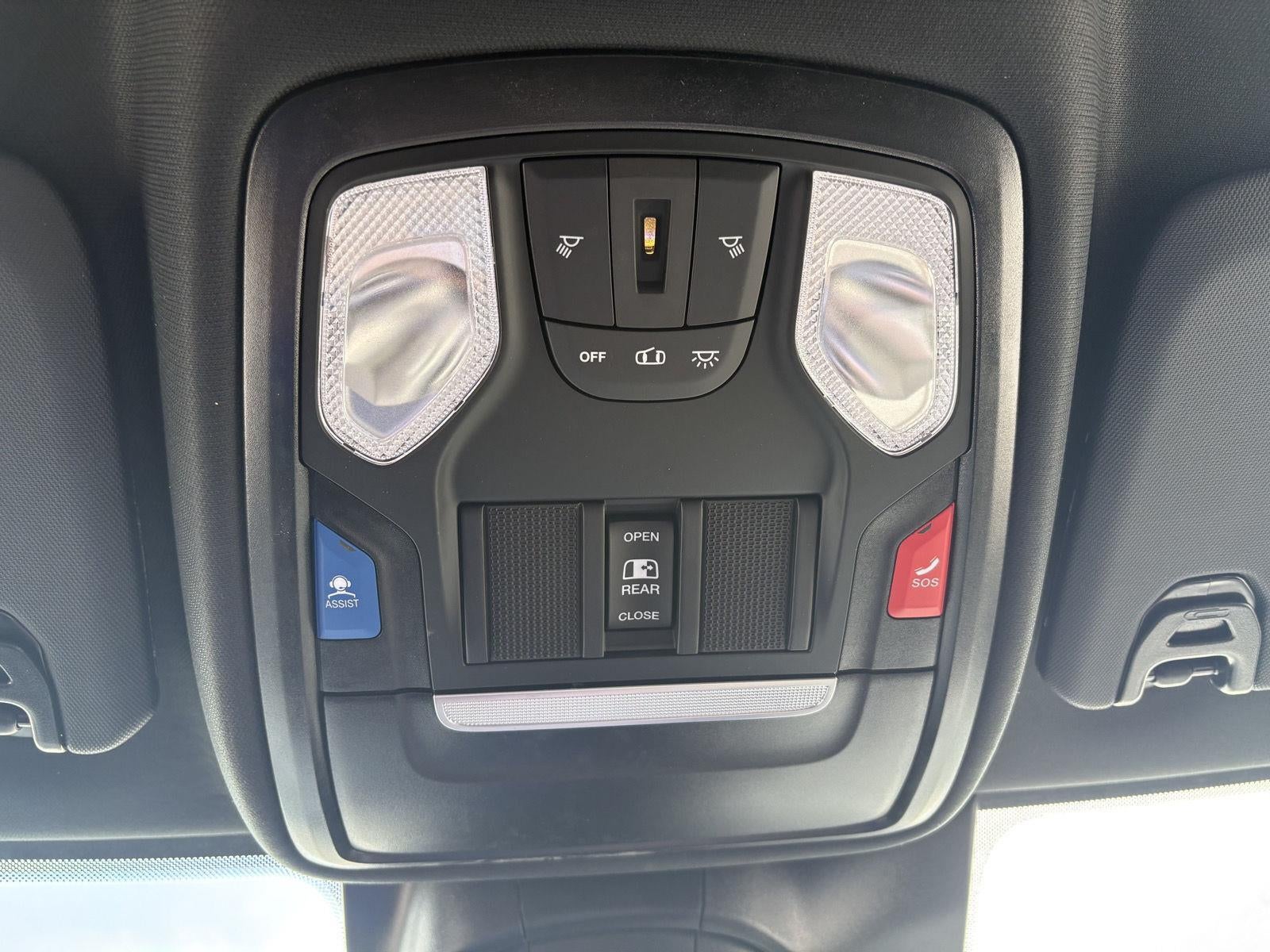 2026 RAM 2500 RAM 2500 BLACK EXPRESS CREW CAB 4X4 6'4' BOX