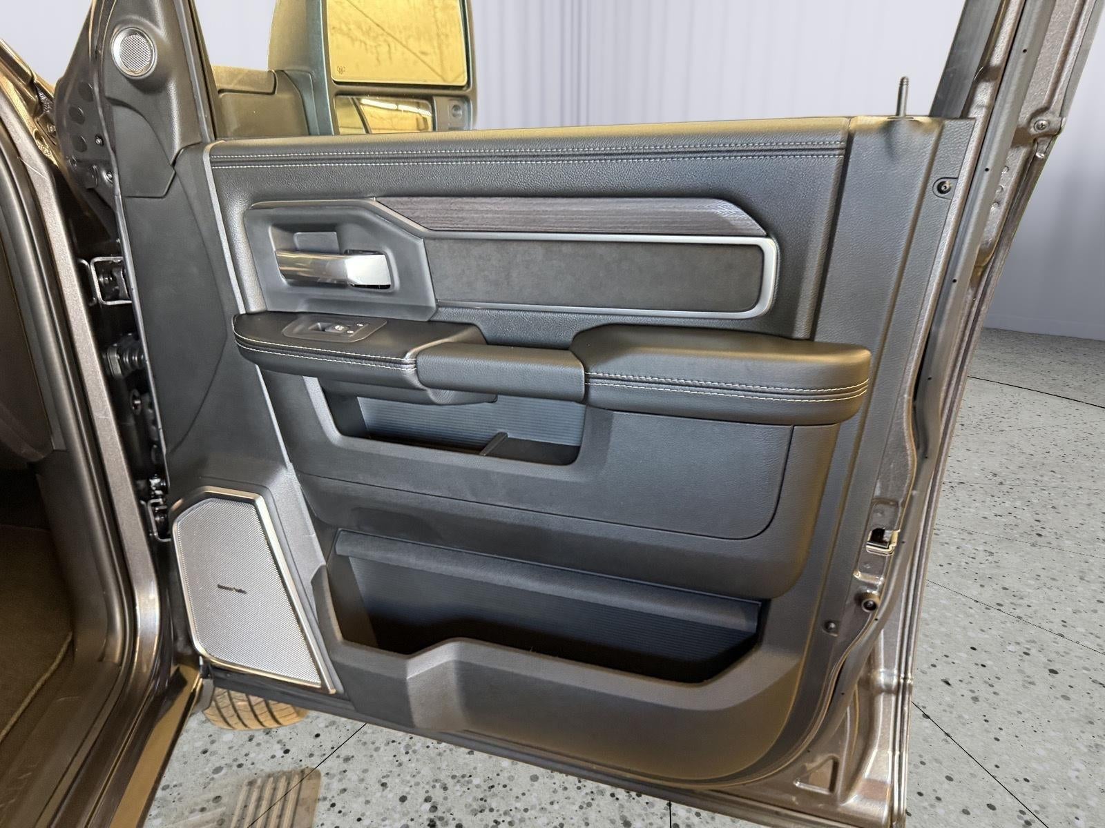 2026 RAM Ram 3500 RAM 3500 LARAMIE MEGA CAB 4X4 6'4' BOX