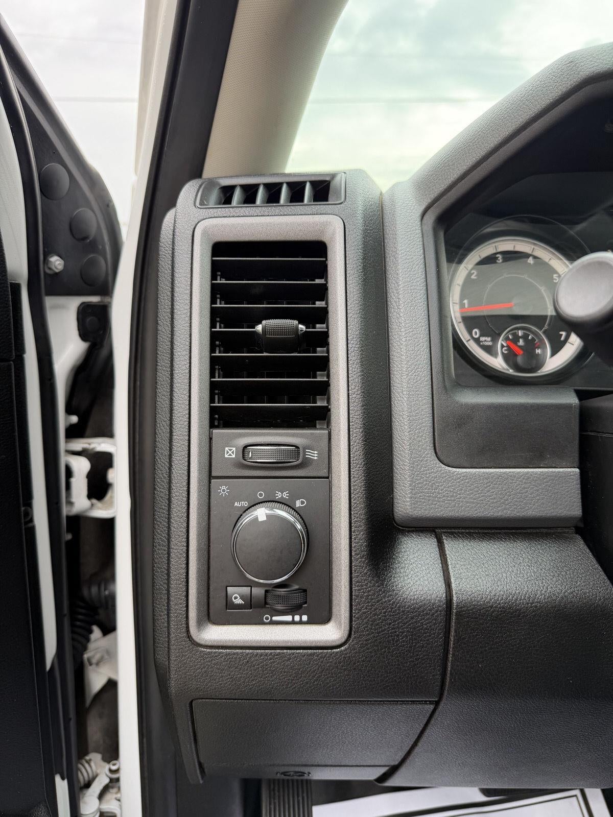 2019 RAM 1500 Classic Tradesman Regular Cab 4x2 8' Box