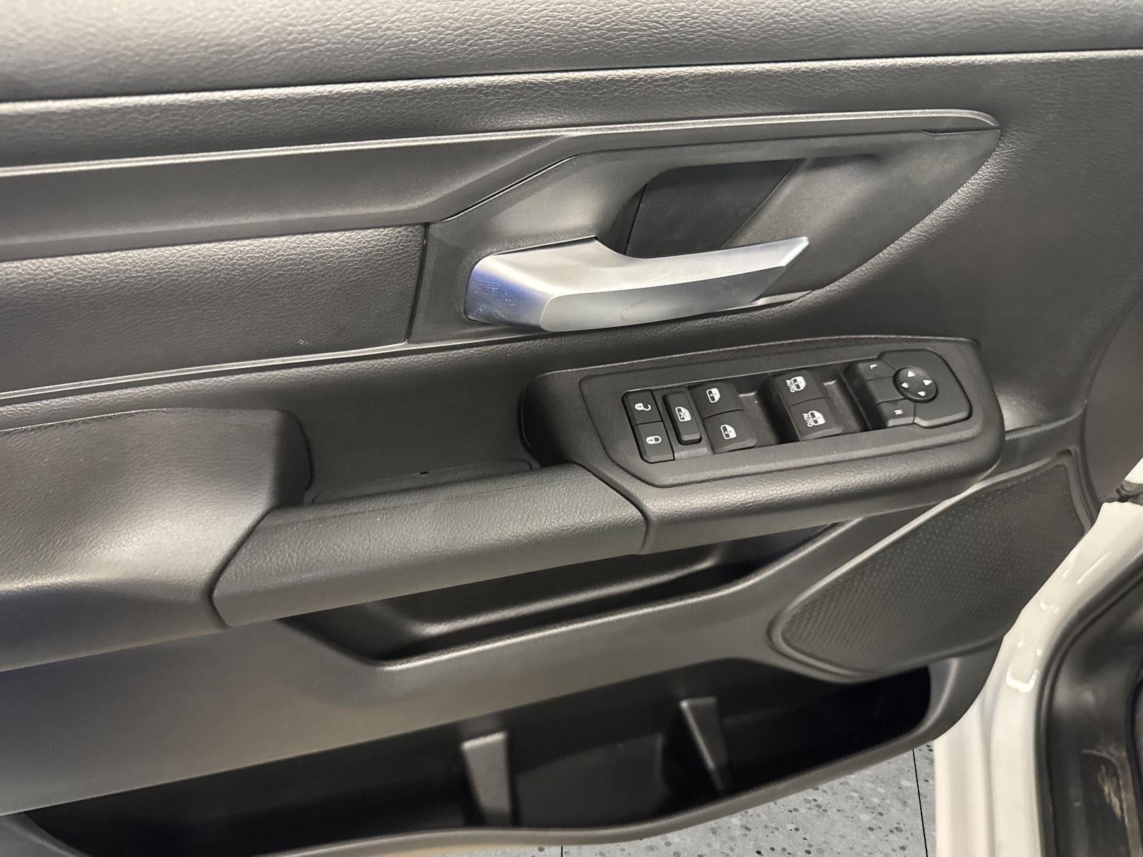 2026 RAM Ram 1500 RAM 1500 TRADESMAN CREW CAB 4X4 5'7' BOX