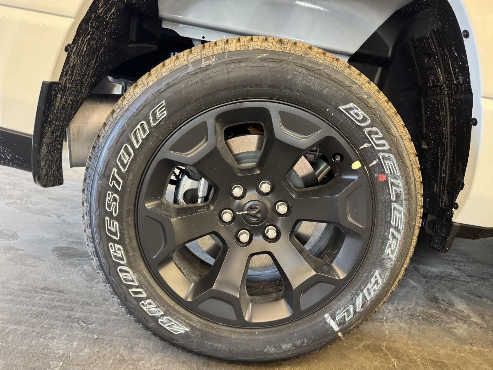 2026 RAM Ram 1500 RAM 1500 EXPRESS CREW CAB 4X4 5'7' BOX