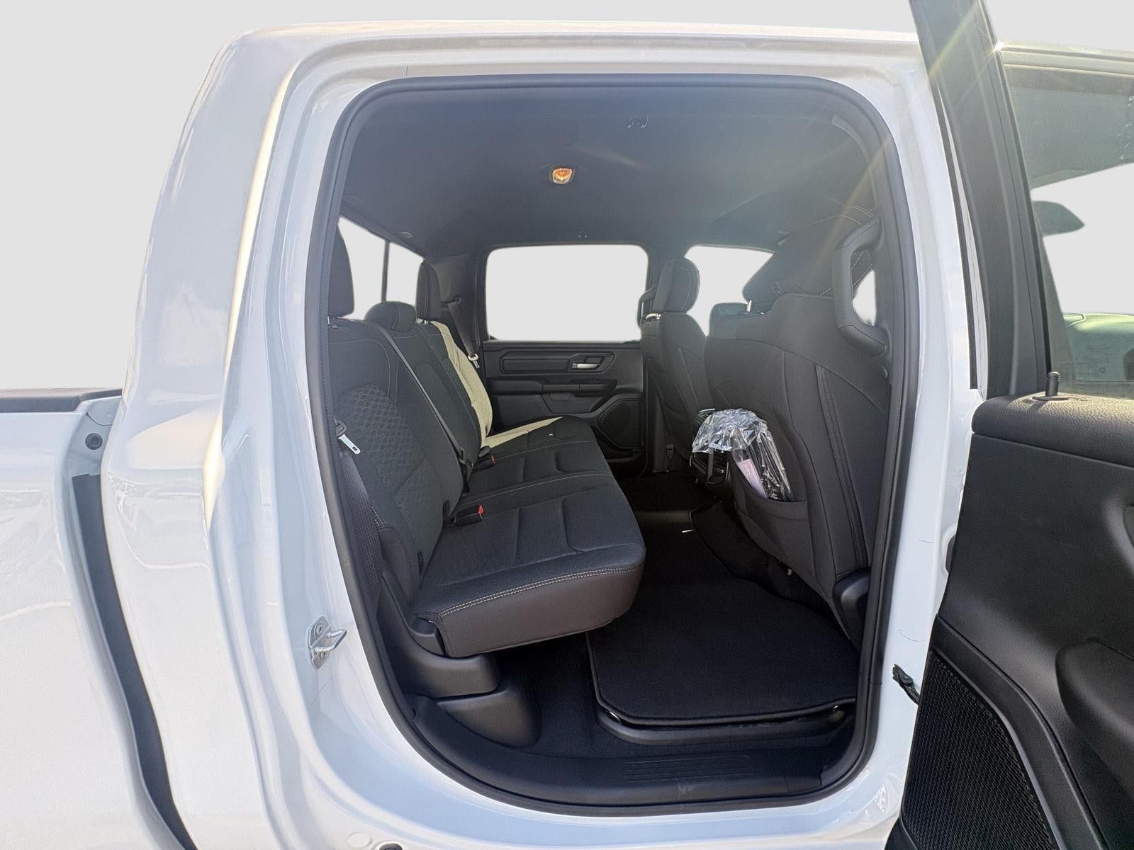 2026 RAM 1500 RAM 1500 EXPRESS CREW CAB 4X4 5'7' BOX
