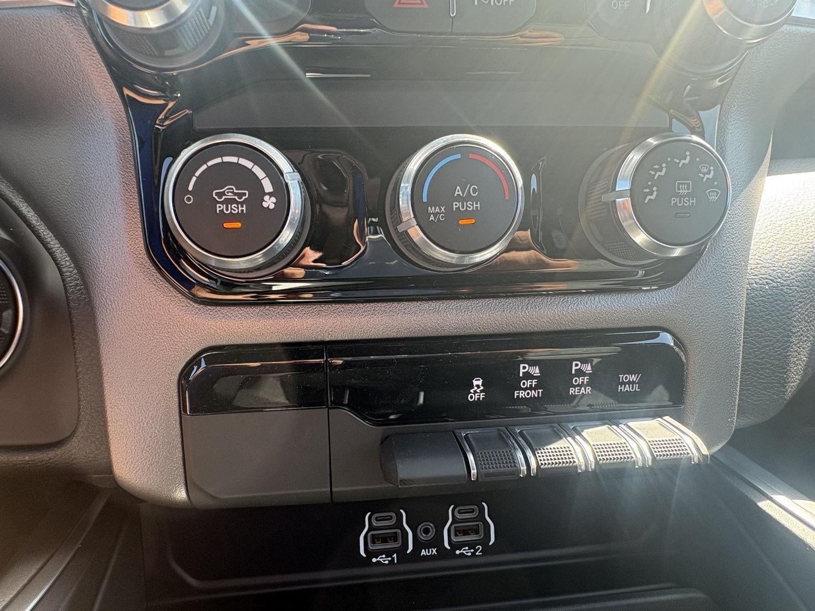 2026 RAM 1500 RAM 1500 EXPRESS CREW CAB 4X4 5'7' BOX