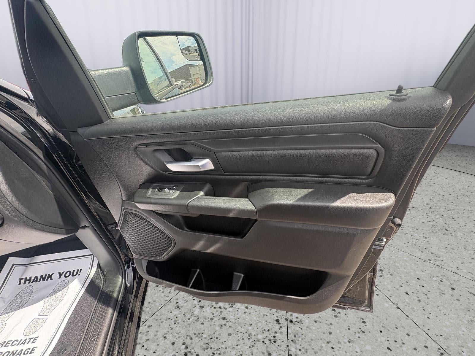 2026 RAM 1500 RAM 1500 TRADESMAN CREW CAB 4X4 5'7' BOX