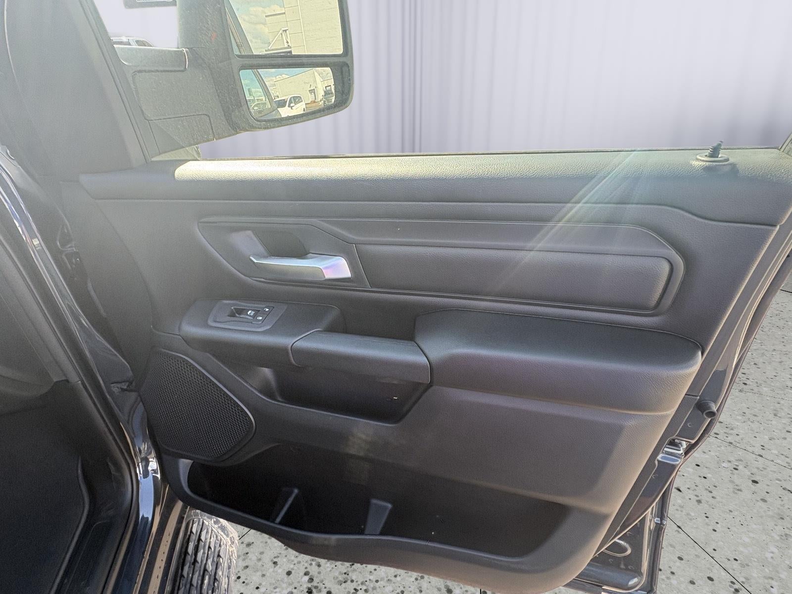 2026 RAM 1500 RAM 1500 EXPRESS CREW CAB 4X4 5'7' BOX
