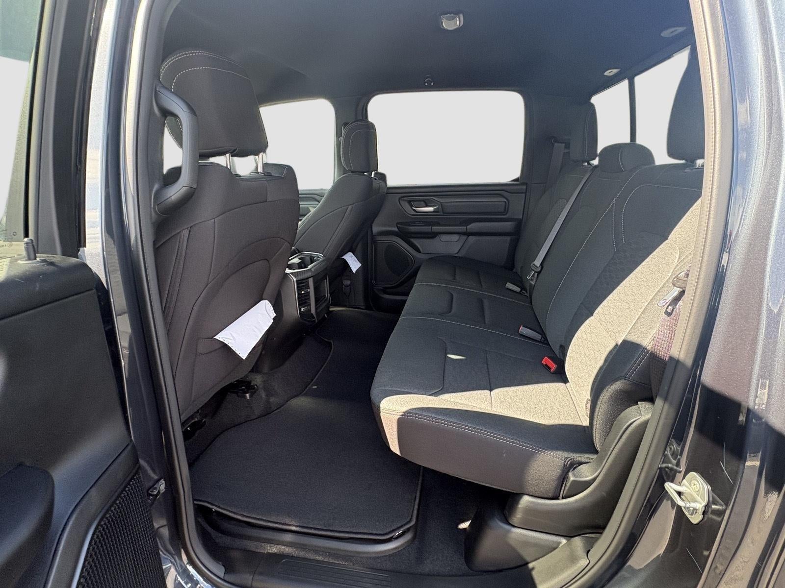 2026 RAM 1500 RAM 1500 EXPRESS CREW CAB 4X4 5'7' BOX