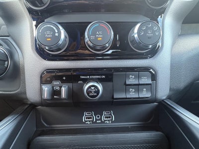 2026 RAM 1500 RAM 1500 EXPRESS CREW CAB 4X4 5'7' BOX