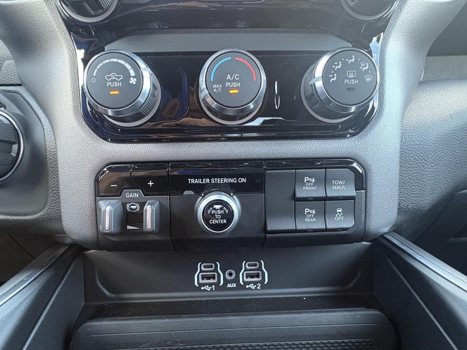 2026 RAM 1500 RAM 1500 EXPRESS CREW CAB 4X4 5'7' BOX