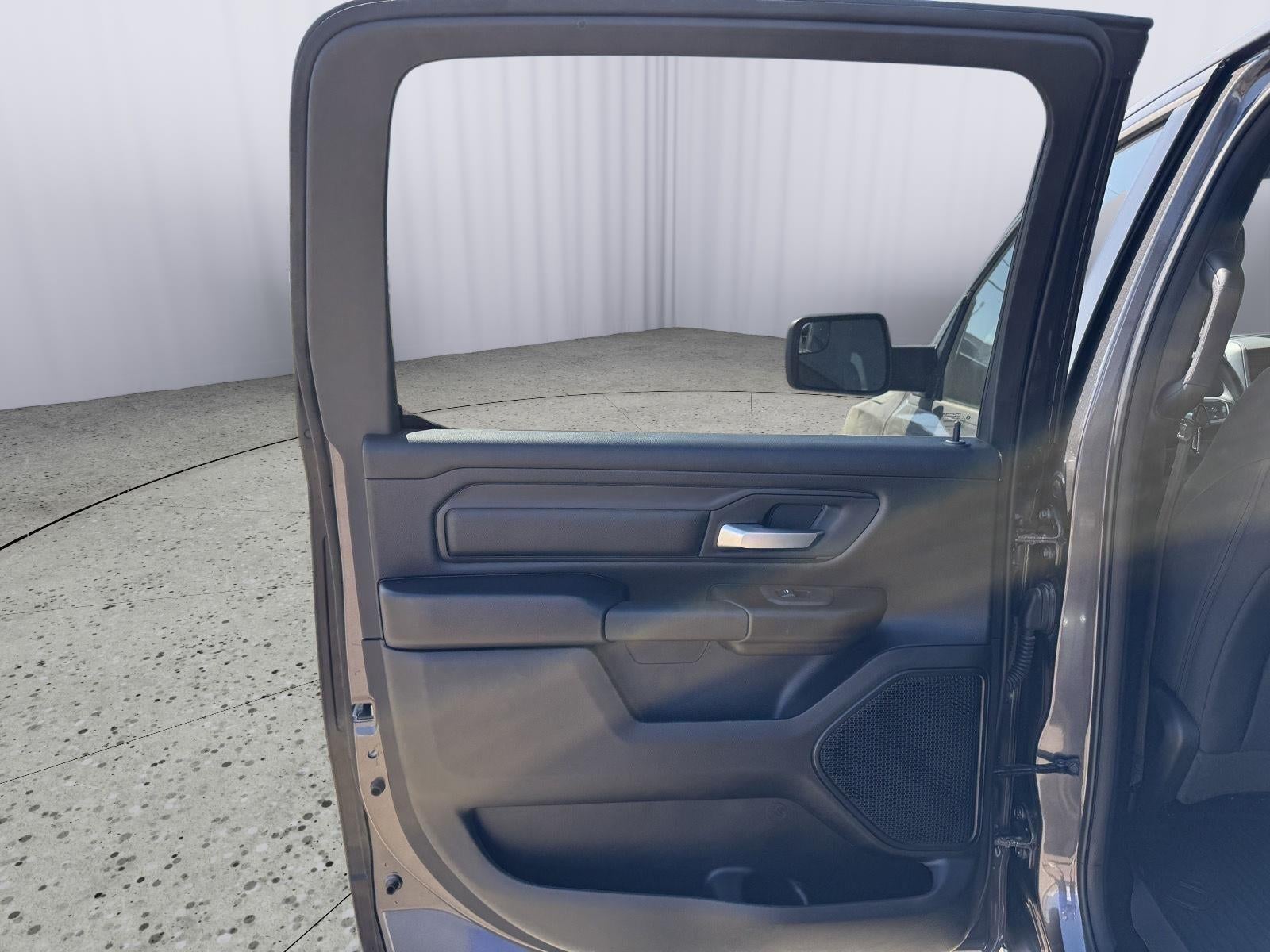 2026 RAM Ram 1500 RAM 1500 TRADESMAN CREW CAB 4X4 5'7' BOX