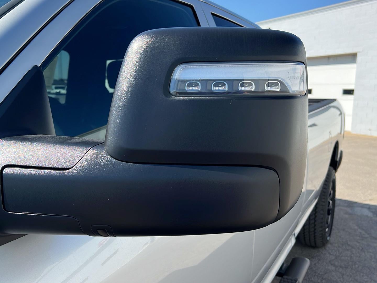 2026 RAM Ram 2500 RAM 2500 BLACK EXPRESS CREW CAB 4X4 8' BOX