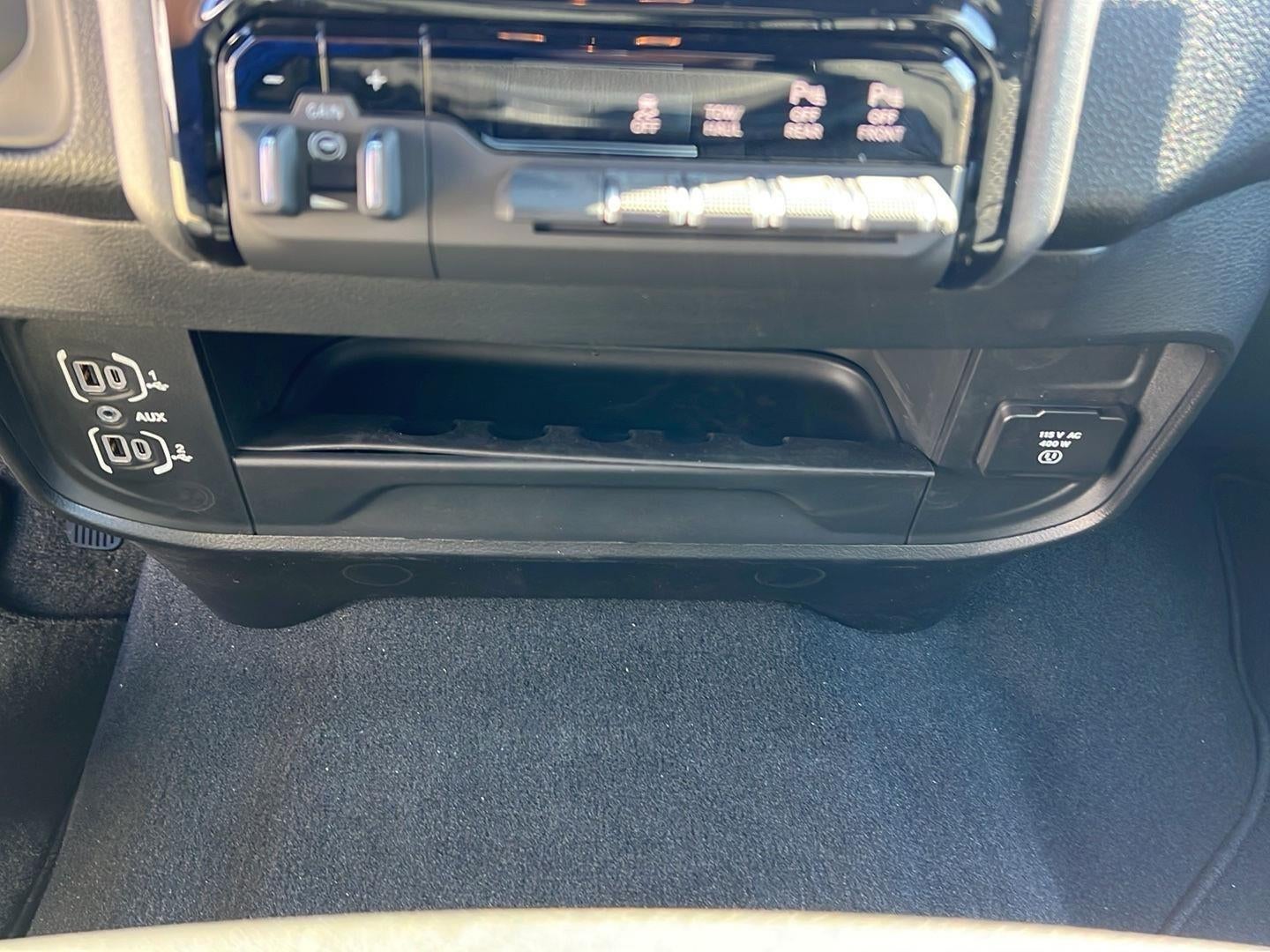 2026 RAM Ram 2500 RAM 2500 BLACK EXPRESS CREW CAB 4X4 8' BOX