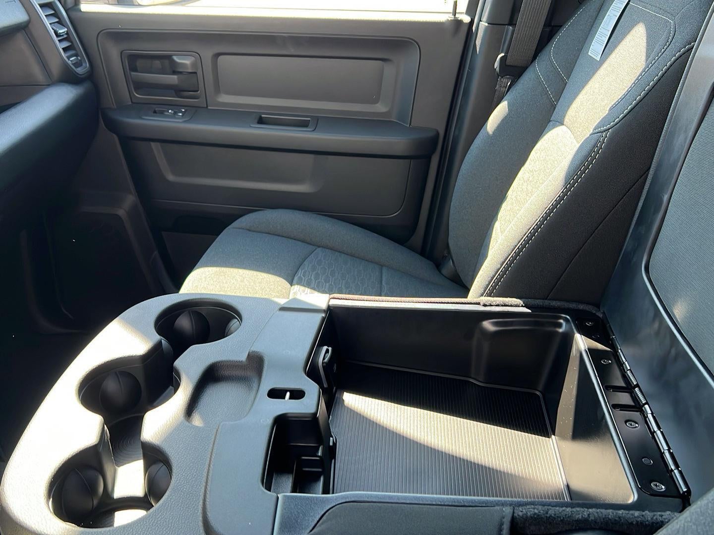 2026 RAM Ram 2500 RAM 2500 BLACK EXPRESS CREW CAB 4X4 8' BOX