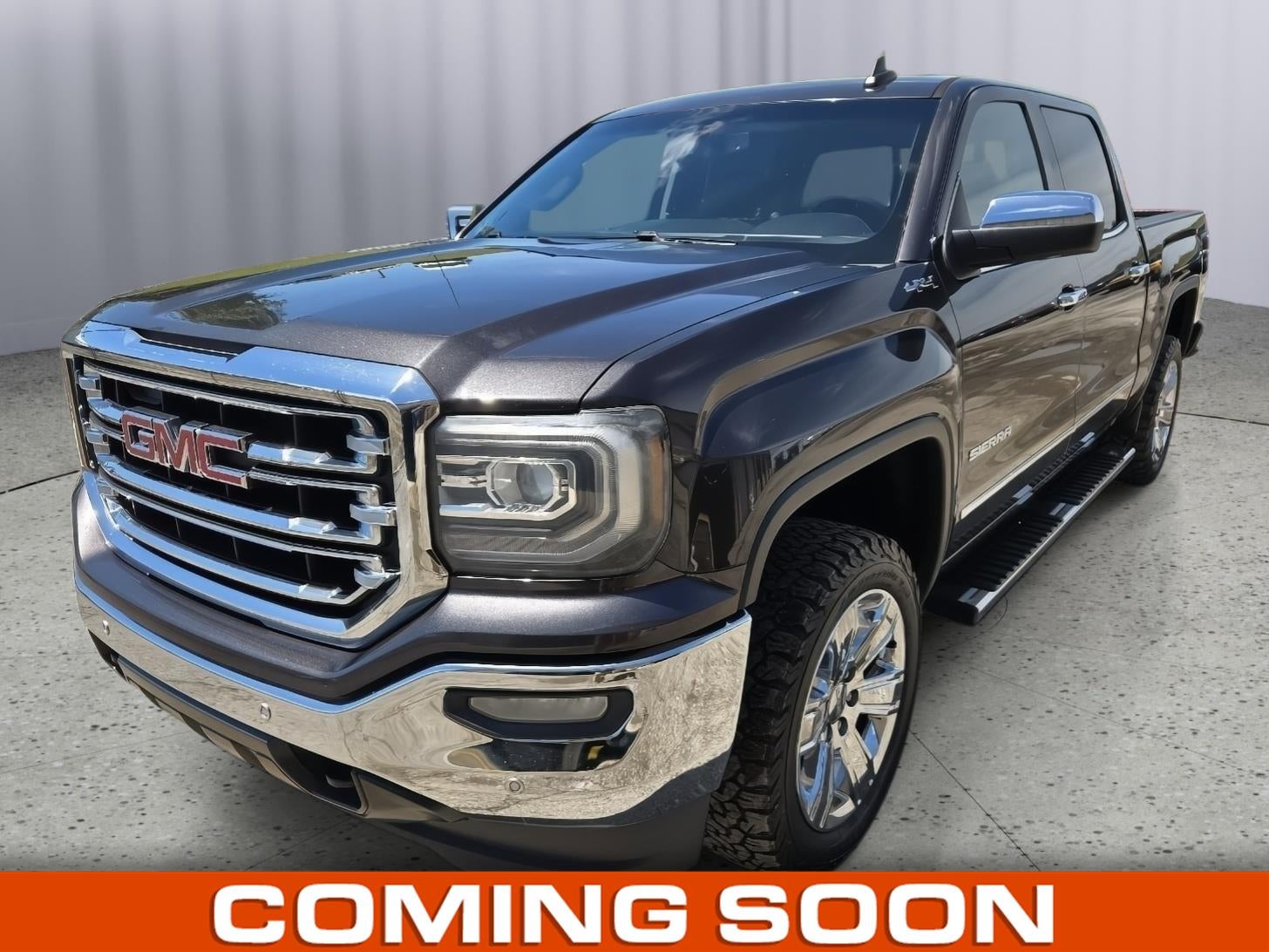 2016 GMC Sierra 4WD Crew Cab Short Box SLT w/R8J's photo
