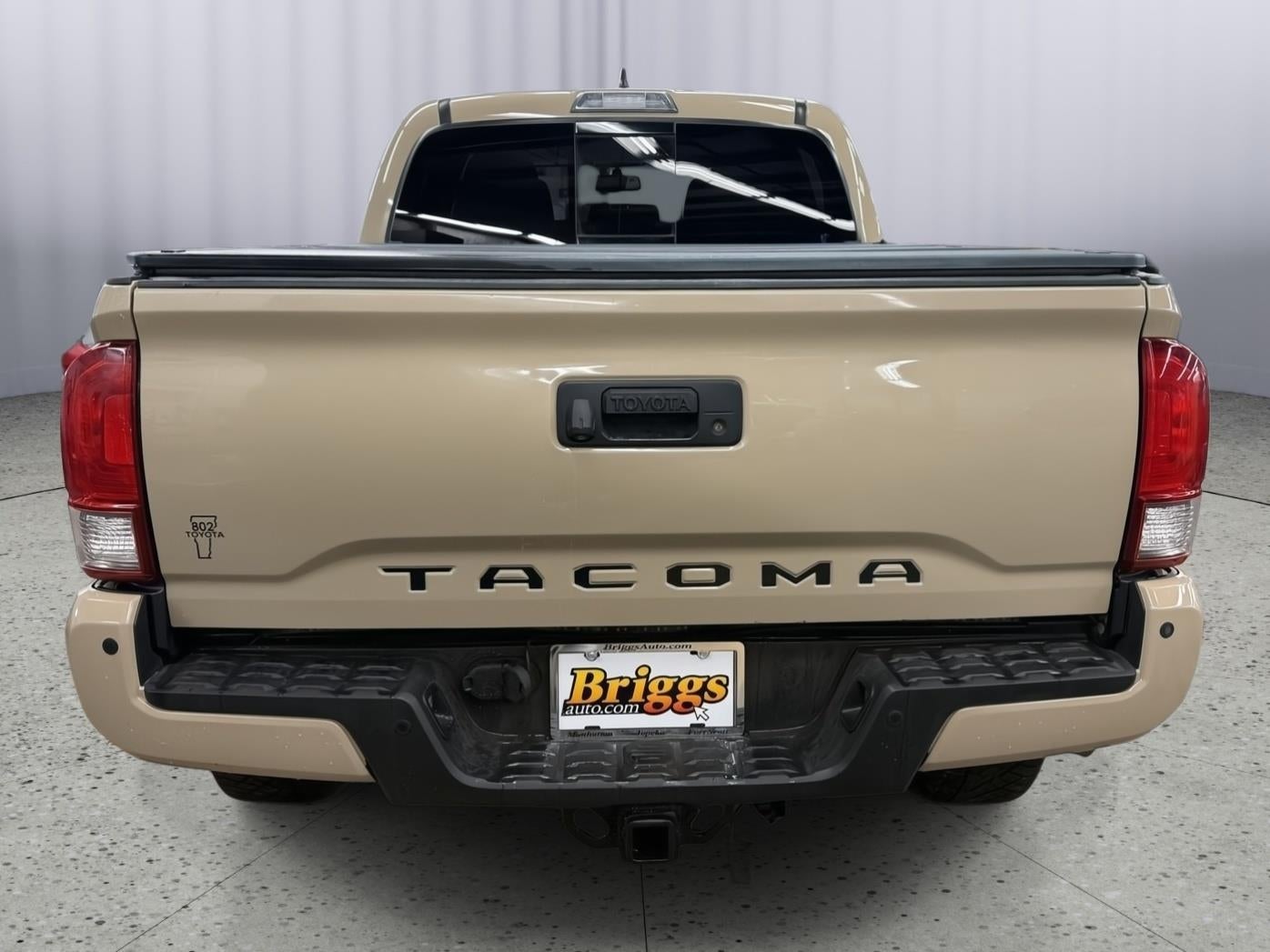 Used 2017 Toyota Tacoma TRD Sport with VIN 3TMCZ5AN9HM076349 for sale in Kansas City