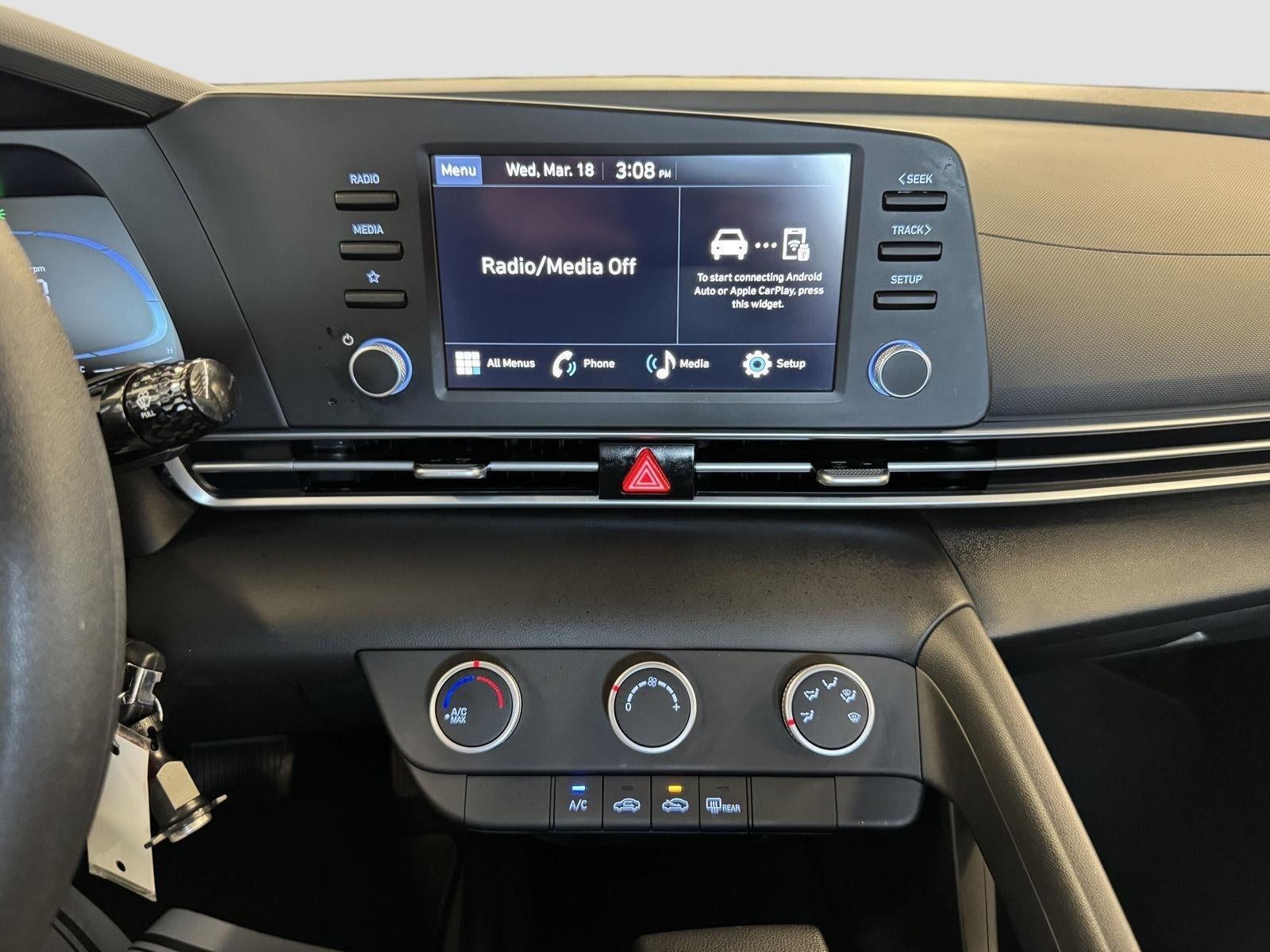 2024 Hyundai Elantra SE