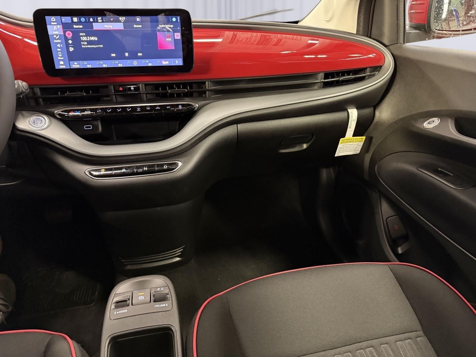 2024 FIAT FIAT 500e 500e INSPI(RED)