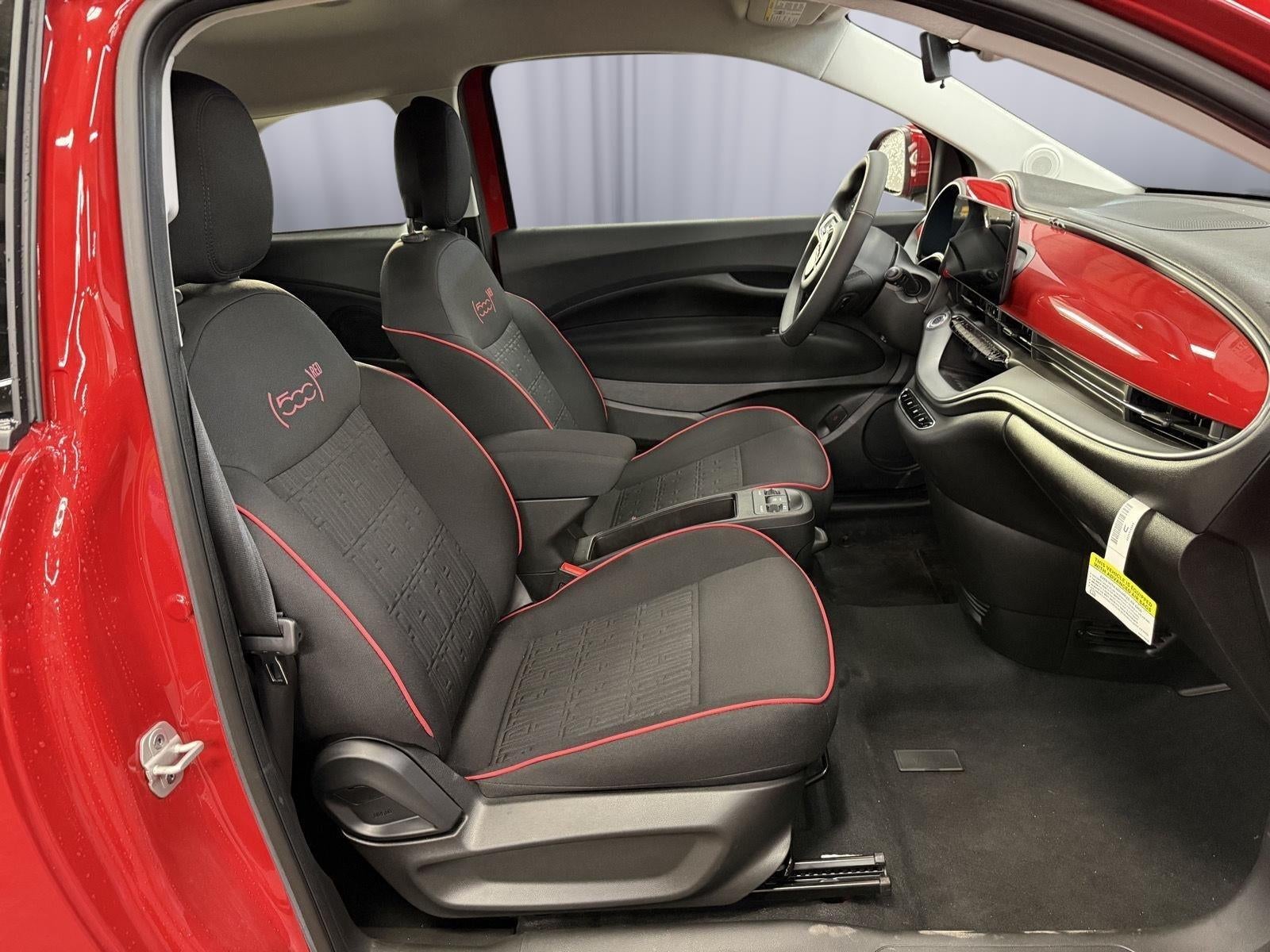 2024 FIAT FIAT 500e 500e INSPI(RED)