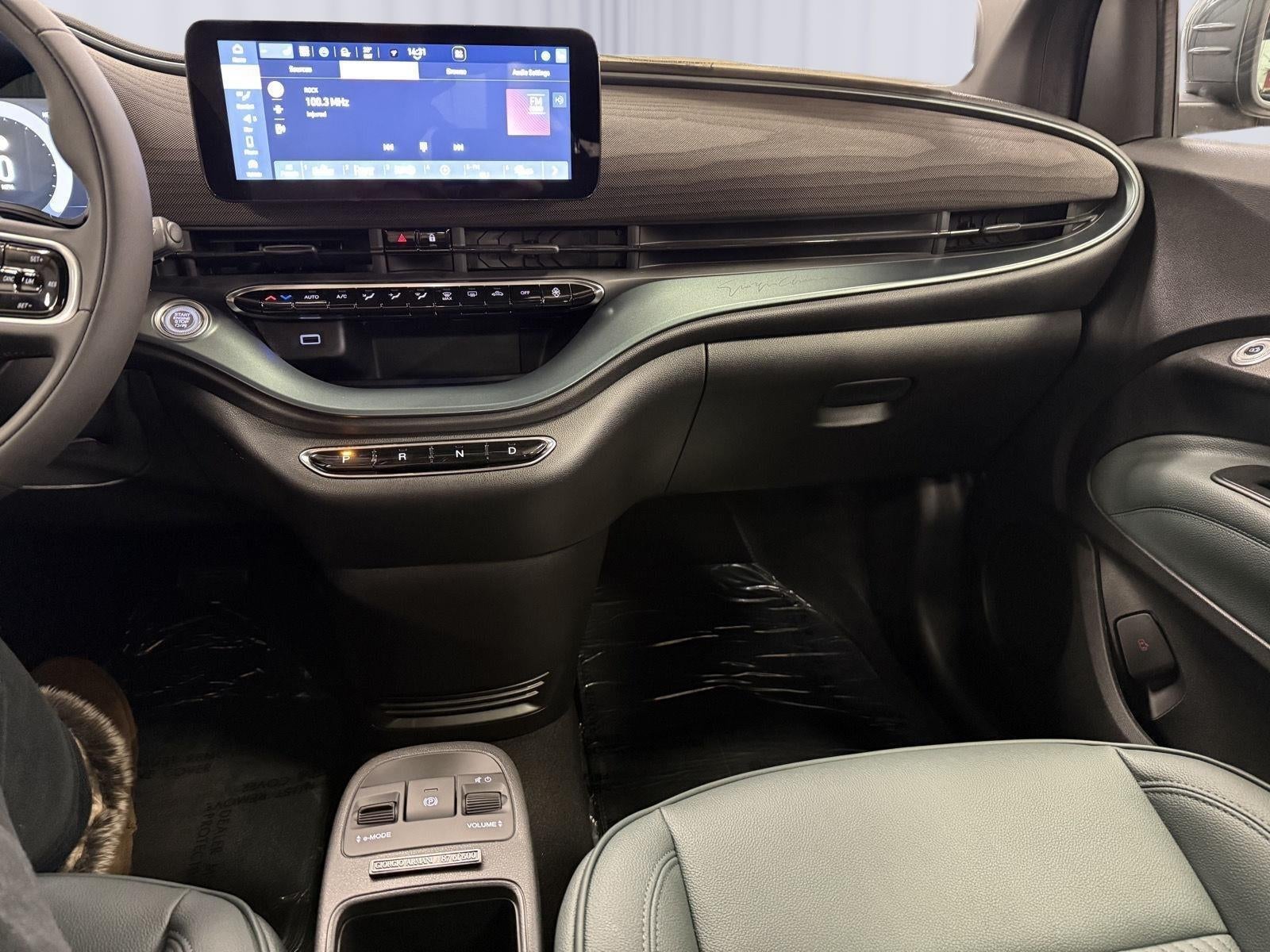 2025 FIAT FIAT 500e GIORGIO ARMANI Collector's Edition