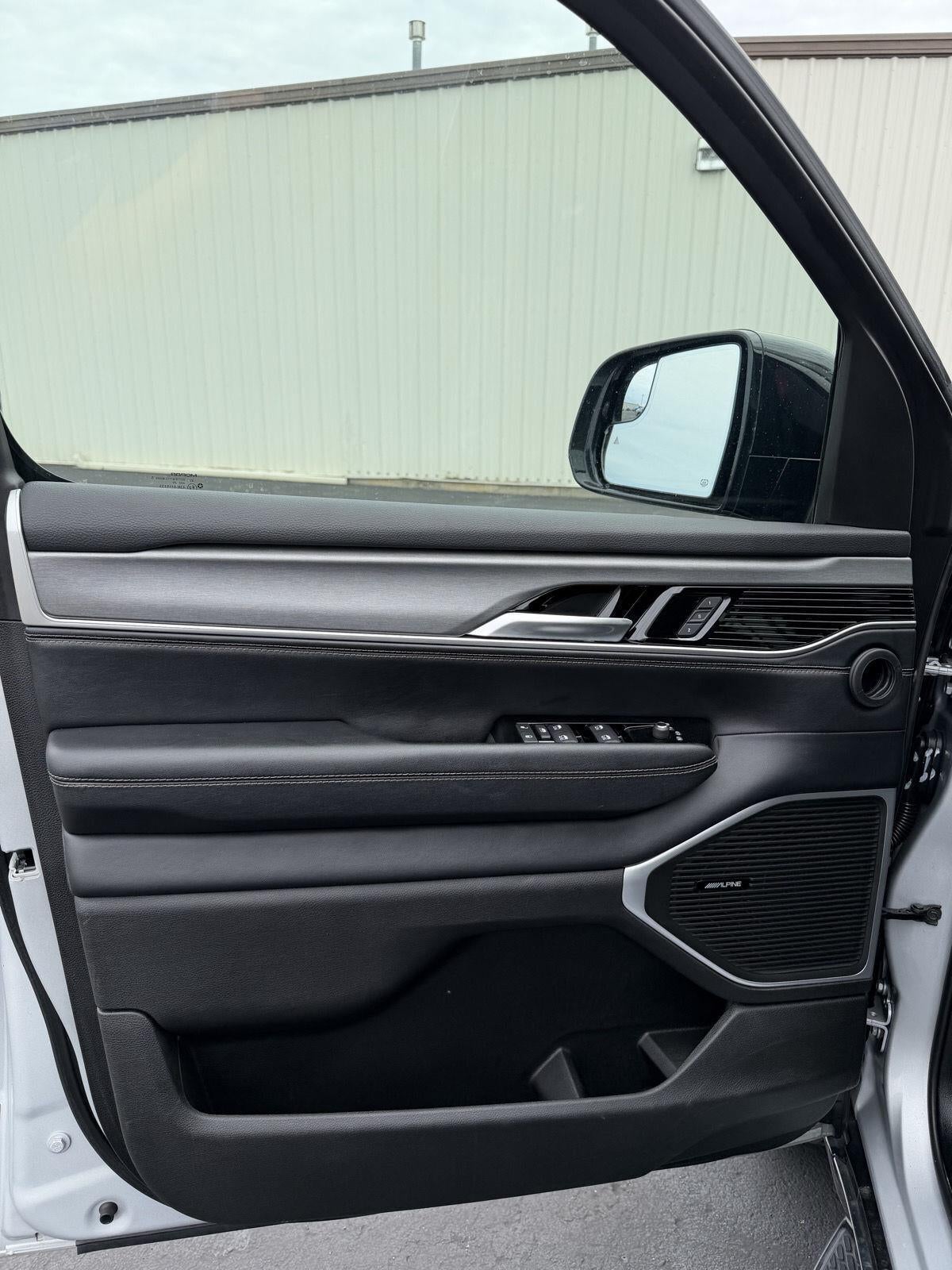2025 Jeep Wagoneer L Series II
